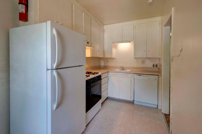 Photo - 726-728 19th St Apartments