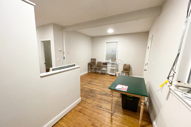 living area - Spacious 3BR Apartment | Rooms Available