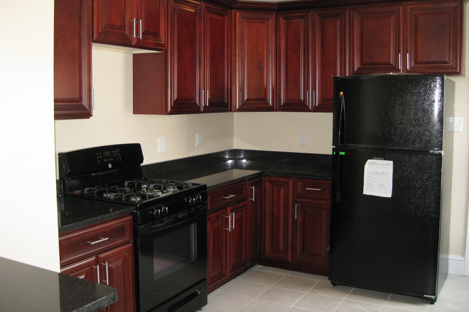 Kitchen, granite countertops - 2 BR Available in 5 BR Apt! - One for Dec. 1, 2024 and one for Jan 1, 2025 for remainder of lease