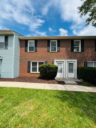  - 4 Bedroom 2.5 Bath Townhouse