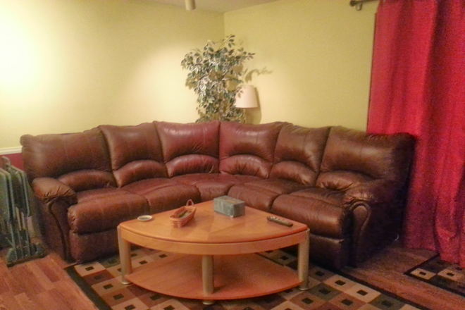 Family room - Fully Furnished Townhouse Lower Level Apartment for Rent - $750 per month