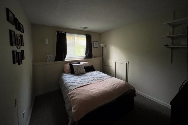 Bedroom - 1 Bedroom Apartment, 12 minutes to UConn, QUIET setting, partly furnished, NO PETS, One person only