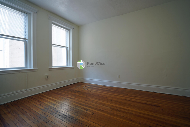 1 - JUNE 2025-Fantastic Brighton Studio, Easy MBTA, H/HW inc. Apartments