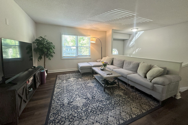 Upstairs Living Room - Fully Furnished Room for Rent with Duke affiliates, 10 mins from Campus