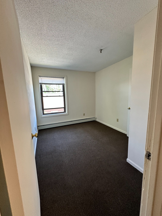 Bedroom - 817 Pine Street Apartments