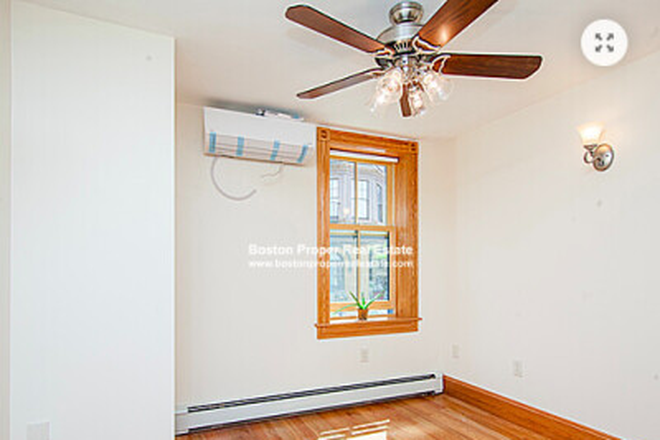 a - Real 2-bedroom with living room right in the center of Beacon Hill! Apartments