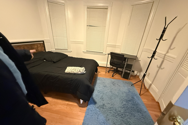 Room 1 - Room for rent Apartments