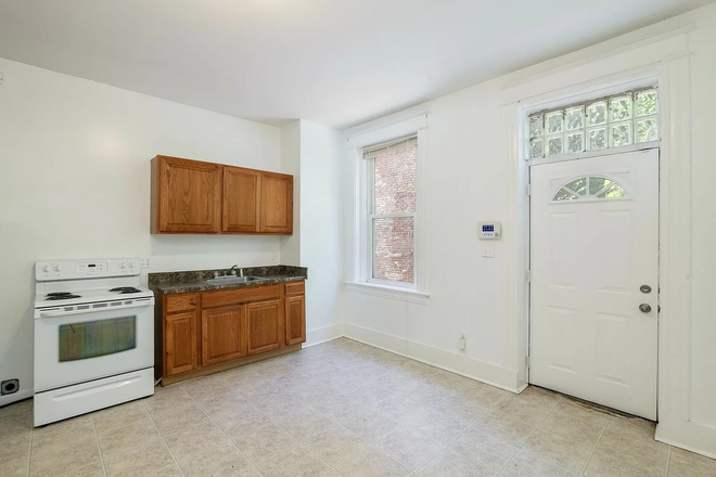 Interior- Kitchen - 2323 Flora- 5 Bedroom Home!