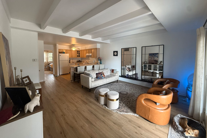 Living Room - 1 Bedroom Condo in heart of Towson