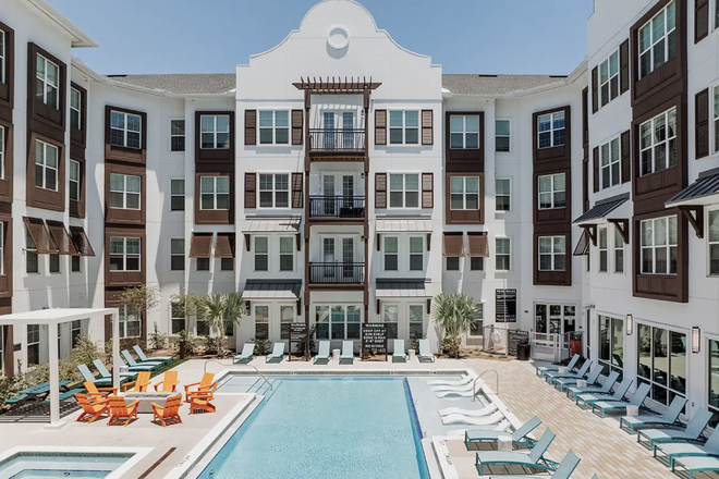 Pool View - 4 ROOMS AVAILABLE (4 X 4) for Summer at Current Orlando (Mid-May to August) Apartments