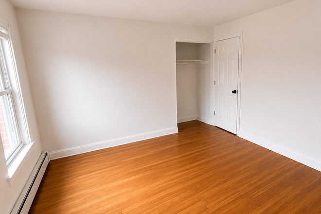 Bedroom 3 - 3 bed Providence Apt. incl. heat and hot water