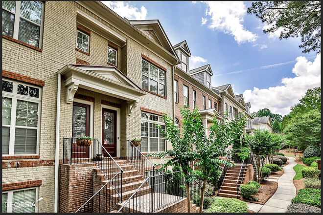 Outside - 1bd/1bath close to Emory Point (includes driveway parking, gated community with pool) Townhome