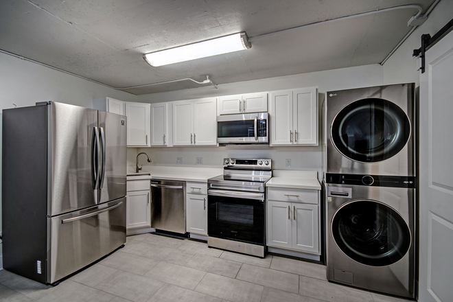 Kitchen - NEW Admiral Apartments