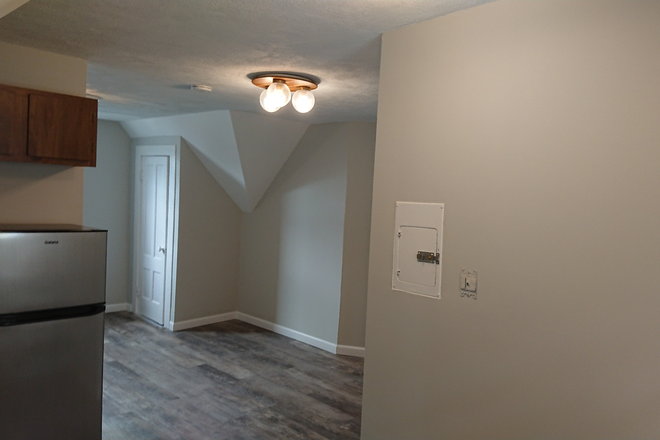 Living room - New Renovation - Top Floor Unit Includes Bonus Room / Office and Central Air Triplex
