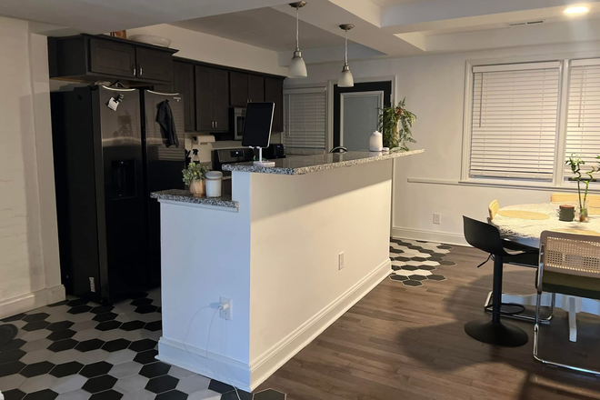 dining area - Private Furnished townhome- utilities included - flexible terms - short drive to campus