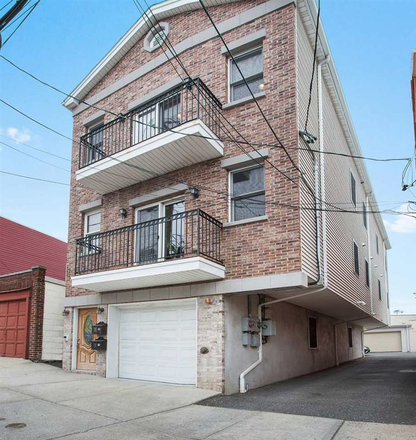 Rental Unit is the top Unit. There're only 2 units in the building - NO FEE 3 BR/2BA with 3 parking Condo for rent in West New York, NJ (30-40 mins from NYU Campus)