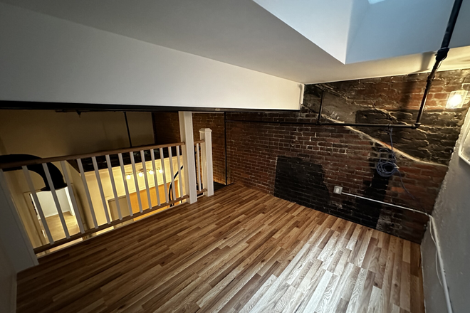 . - Unique LOFT style 2 bed in North End 9/1/25