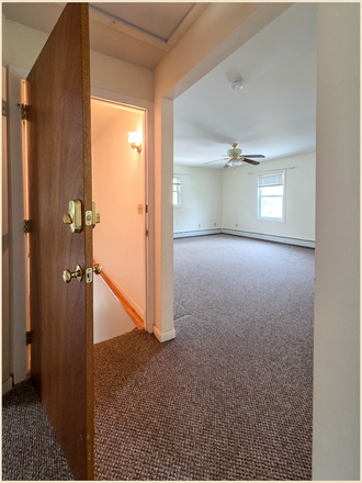 Entry to living space - Bright and spacious apartment in Burlington's South End