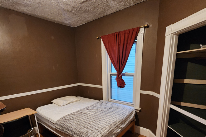 Bedroom - Single room or Apartment