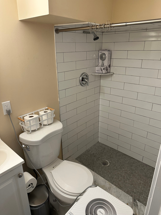 Bathroom (private) - Housemate wanted! 2 bed/1 bath semi-private apartment available on quiet street in SW Philly