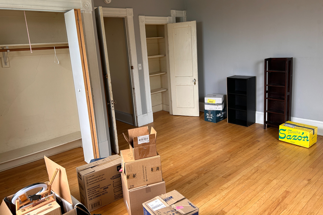 Larger Bedroom - Seeking Roommate - 2bed - 1 bath - Flexible Rent &  Move in - Close to Campus Apartments