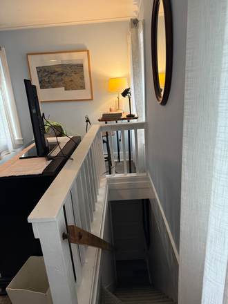 Bedroom with private, separate staircase - Beautiful home on bus liine. Student, Grad student or faculty , No smoking or alcohol.