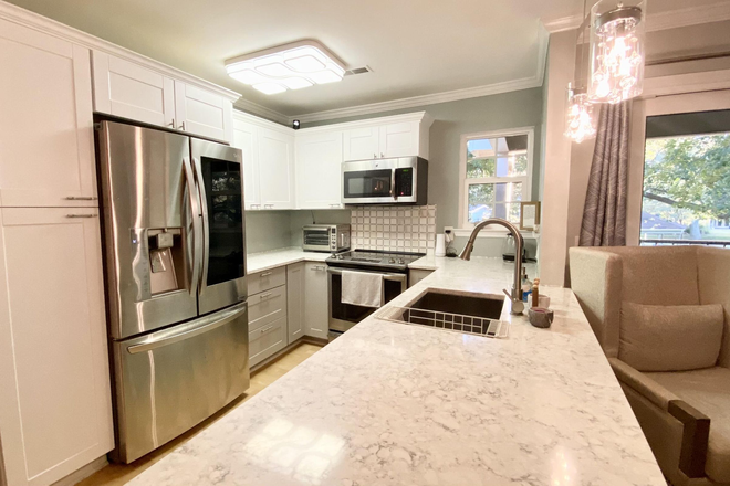 Kitchen - Mount Pleasant Towne Center Condo