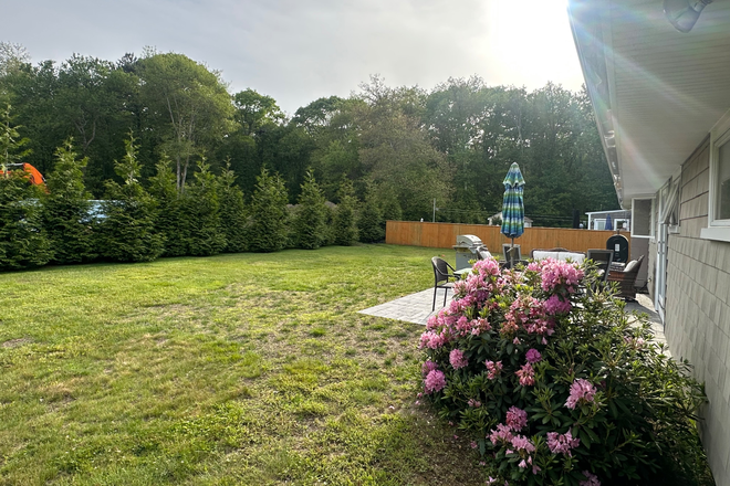 Private back yard - 3 Bedroom House in Pier area