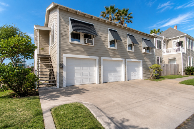 Unit on Left - Apartment a Few Blocks From UTMB Campus