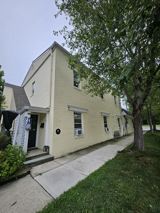 Front Entrance thales - 2BR apt-Blackwell Ave-Hopewell