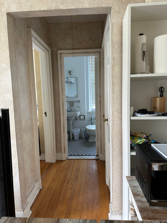 Hallway to Bathroom - Furnished 1BR apt for PU affiliate-Nassau St-Princeton