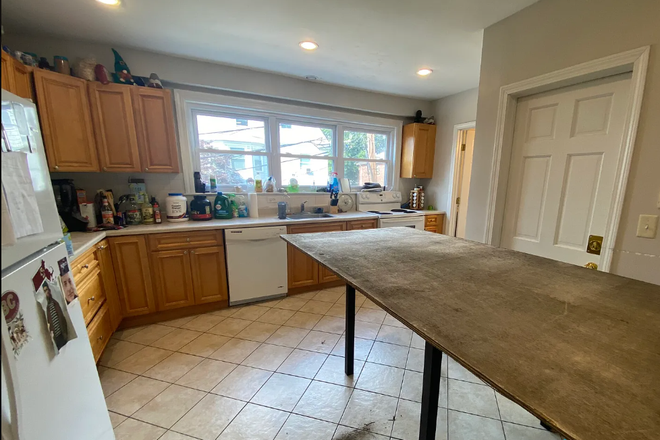 Call NOW for showings! 617-236-8600 - FOSTER ST - XL 1ST FLR 4BR/1BA NEAR BC AVAIL *9/1/2027* W/ IN UNIT LNDRY, GRG PRKNG, EIK, DW, YARD Apartments