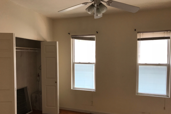 Mid Bed - LARGE Bedroom, QUIET Cambridgeport Flat Apartments