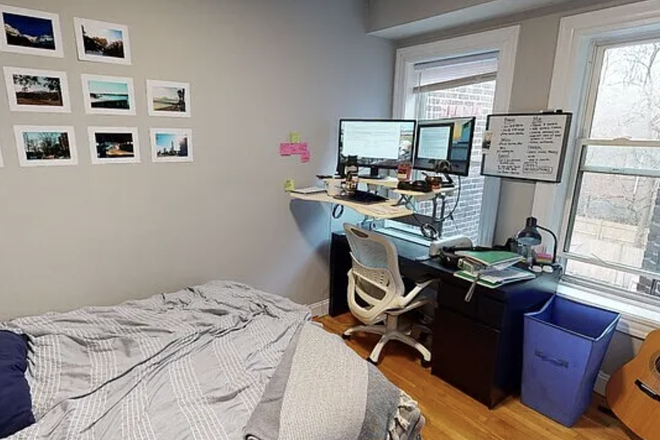 Bedroom - HUGE 5 Bed 3.5 Bath on Windsor St. | Avail 9/1/26 | In-Unit Laundry & Central Air Apartments