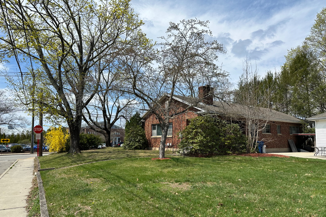 Side view from Lewiston st. - Cozy, well maintained home 15 minutes from campus