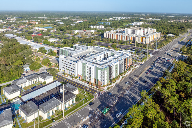 Building next to UCF - The accolade collegiate village east Apartments