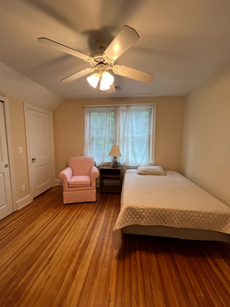 Spacious Room - Rooms in shared home-Washington Rd-Princeton