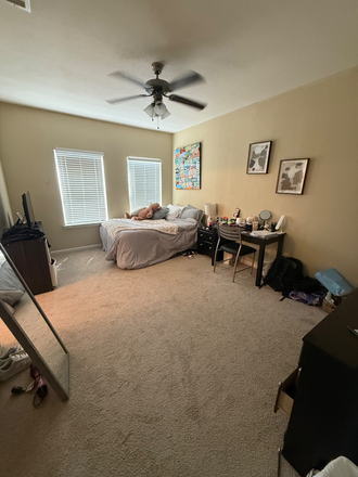 Bedroom- fully furnished - Cottages close to campus Apartments