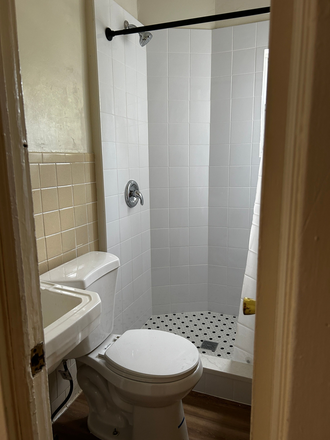 Newly renovated bathroom - 1BR Apt-Spruce St-Princeton