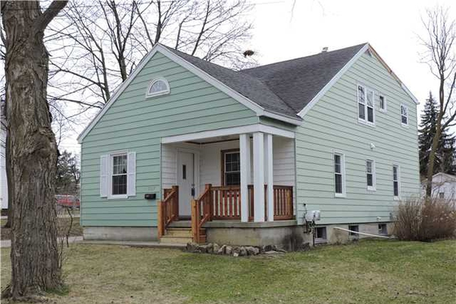 Building - One bdrm, short drive to campus, close to REO Town and downtown Lansing