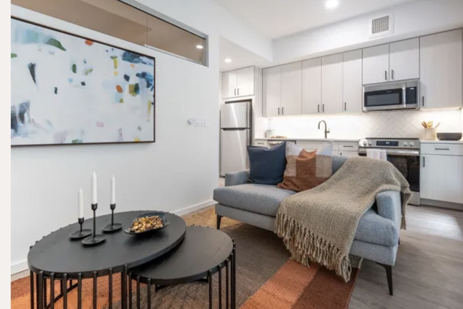 Living Space - 1 Bed/1Bath Only 9 minutes from campus Apartments