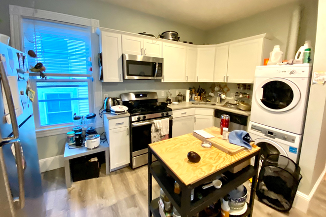 Kitchen - 4 Bed 2 Bath on Oswald!! Apartments