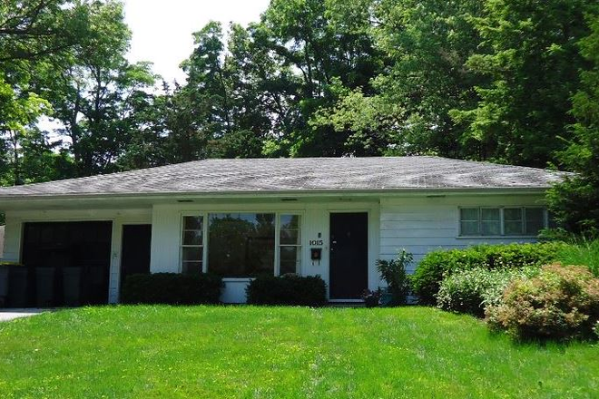 Cozy, Quite Place to LIve and Study - Rooms/Apt - Utilities paid by Landlord