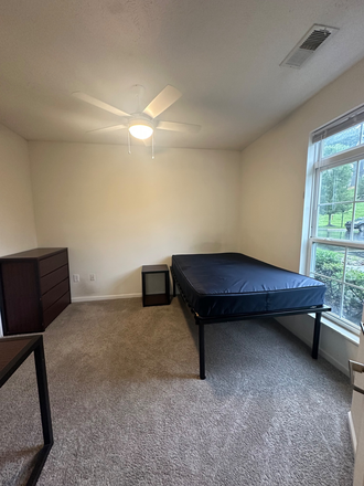 Bedroom - Quarry Trail Apartments