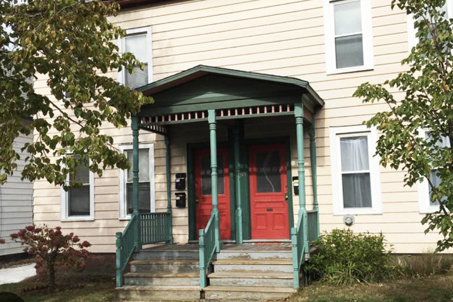 Outside street view - Room in apartment for rent Sept 2025- May2026