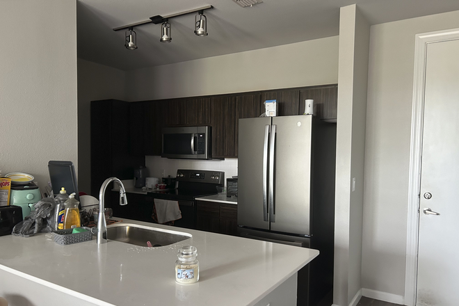 Kitchen - The Aves at 12100 Apartments