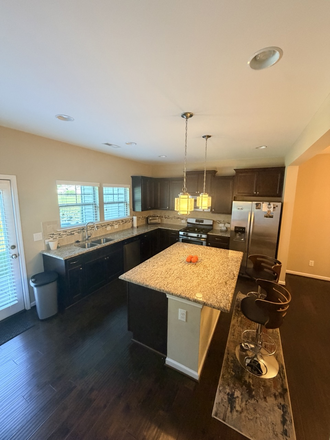 Kitchen - The Townhomes of Midtowne at Meridian