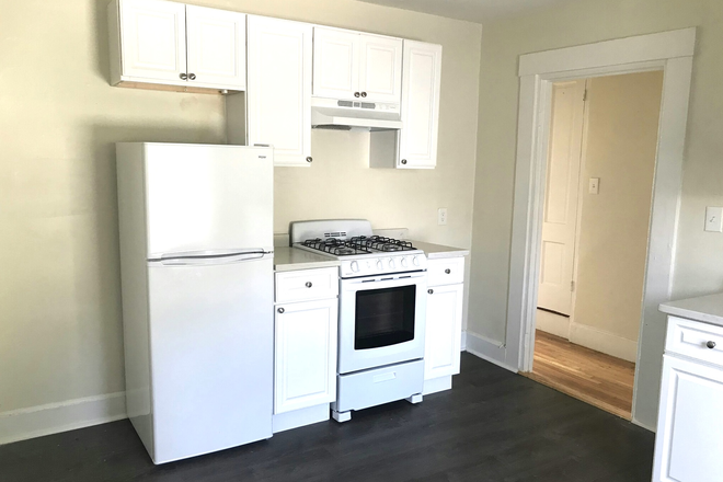Kitchen - Bright 1 Bed Near Campus No Broker Fee Apartments
