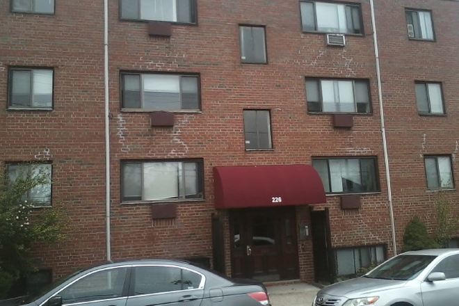 hubrealtyproperties.com - Mission Hill, huge two bedroom with heat included, parking available Apartments