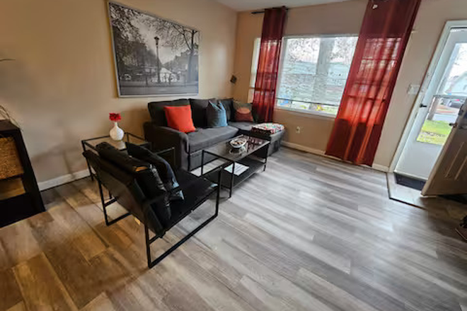 Living room - FULLY FURNISHED 3bed 1 bath! - 5108 Navahoe College Park MD House